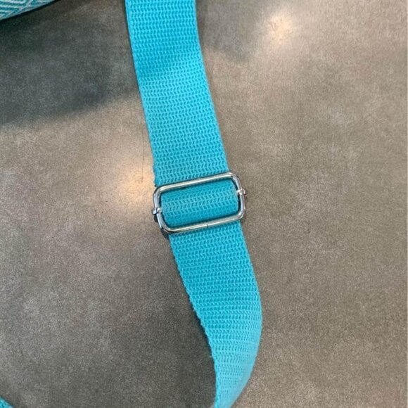 𝅺thirty ONE crossbody. Teal and white. Brand new. Adjustable strap. - Picture 7 of 10